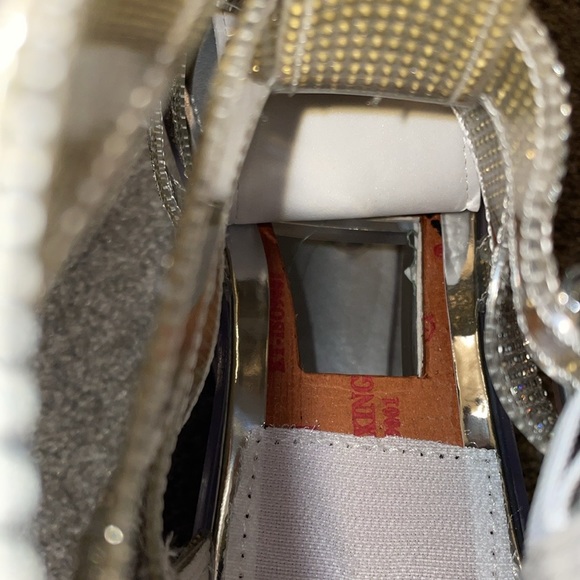 BRAND NEW YRU qloud odessey - size 8 - Picture 7 of 7